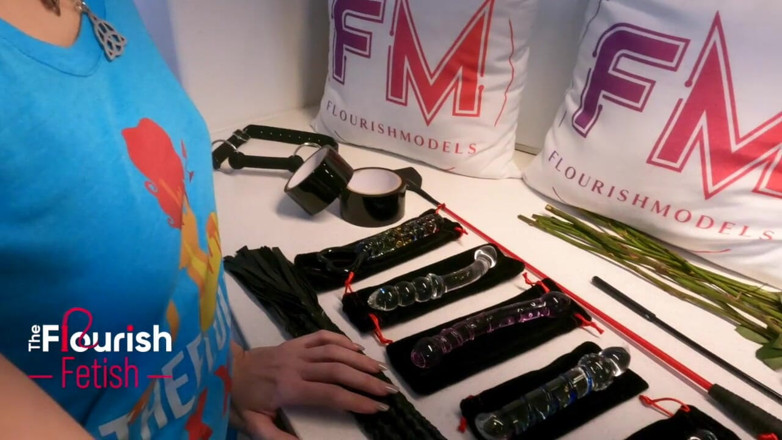 The Flourish XXX: Elaya snow electro BDSM - kultrollspel