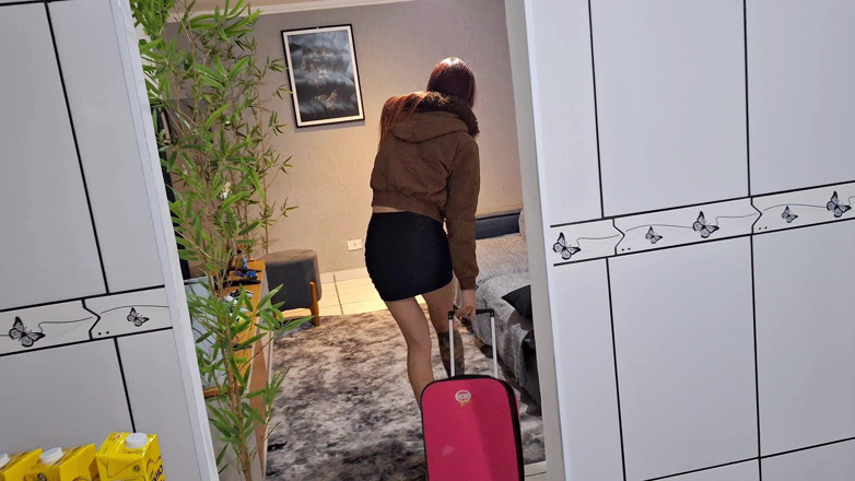 FannySquirting: Un policier corrompu arrêté et une fille innocente !
