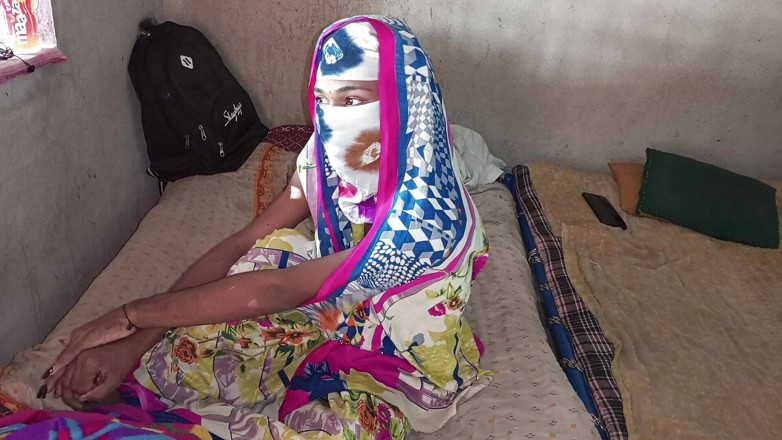 Indian Hijraji: Indian Shemale - Pooja Bhabhi Called Her Boy Home and Fucked...