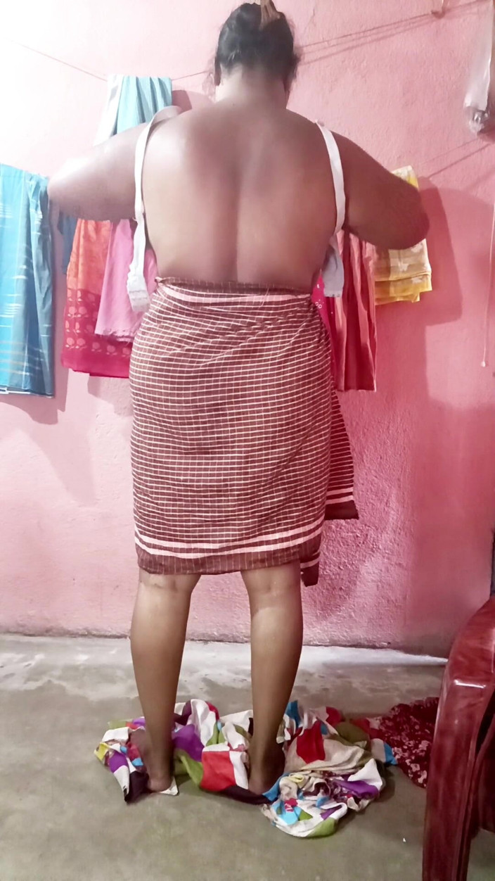 Pakhi0705: Sfw codzienna zmiana sukienki lifestyle