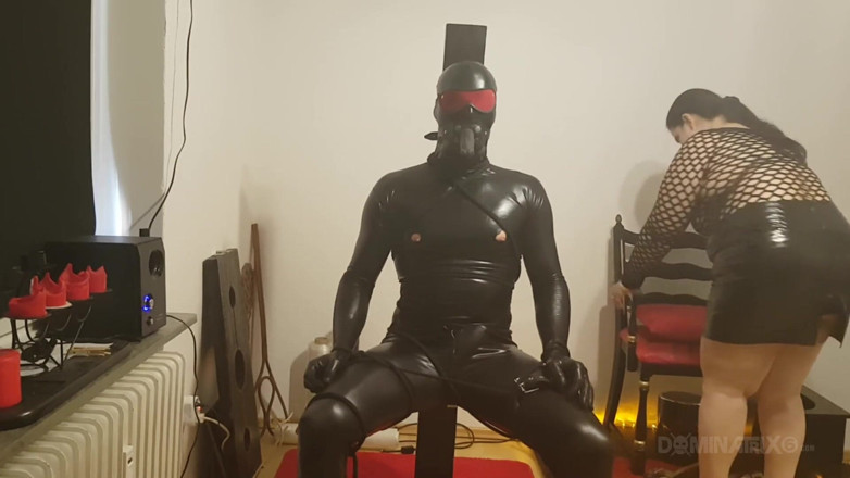 LadyPam: Zlatý déšť fetiš - zralá Domme Drenches latexová otrokyně