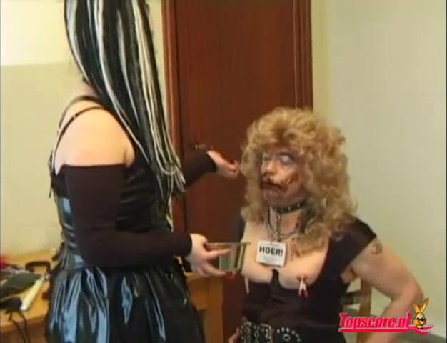 Femdom Bitches: Travesti de l'enfer