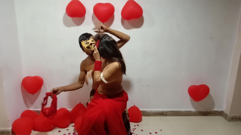 Marathi Queen F: Para zabawy Walentynki Specil