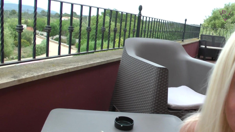 Dirty Tina: Creampie, Balkon Tina
