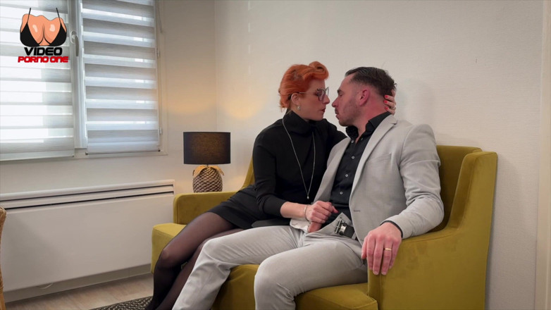 Video Porno One: Mijn psycholoog is een grote slet die dol is op...