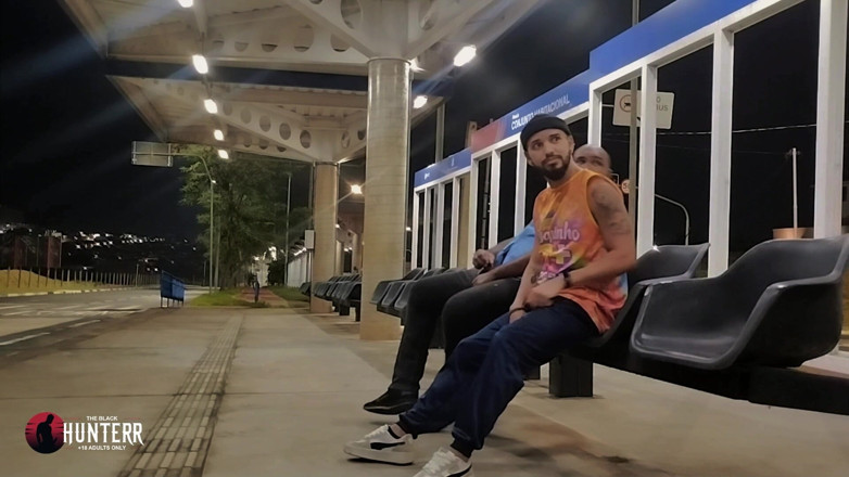 TheBlacKHunterr: Chauffeur de bus qui prend un passager à l’arrêt, vidéo 2