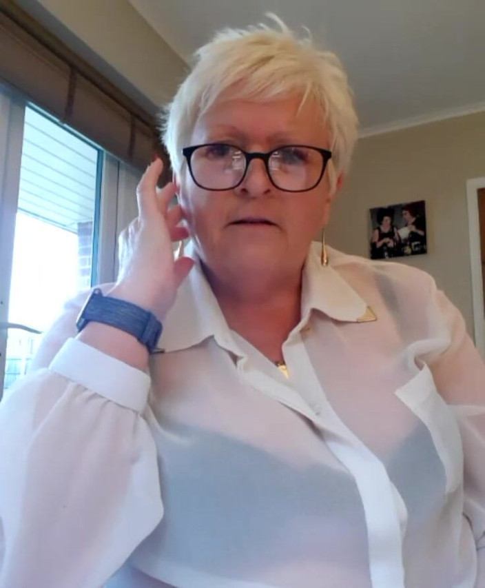 Uk Joolz: Parler avec une secrétaire sexy
