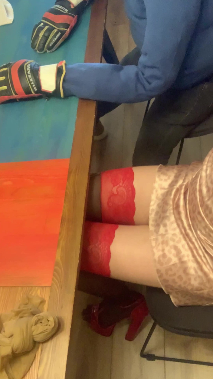 cd_aysemmm: Dotýkal jsem se cizího ptáka v gay baru