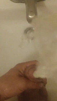 Massiv Tall Giant Pee Streaming