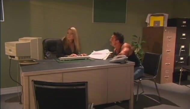 Super Babes: sunahre baalon vaali seks-bam desk par haardakor seks ka aanand...