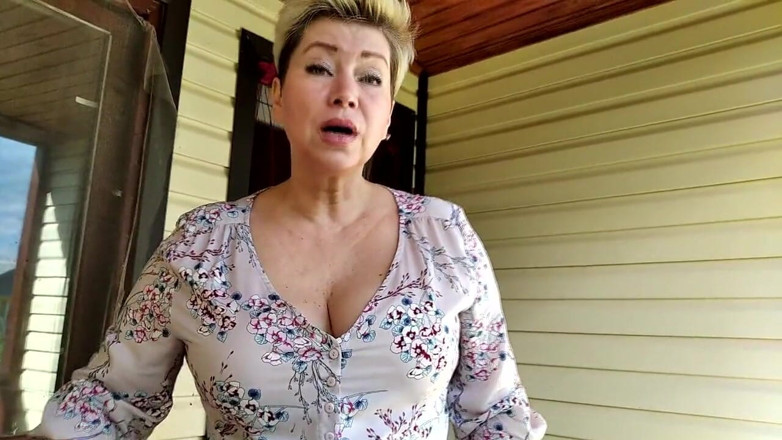AimeeParadise: Ce curvă ești! Lasă-mă să te lovesc pe buze cu...