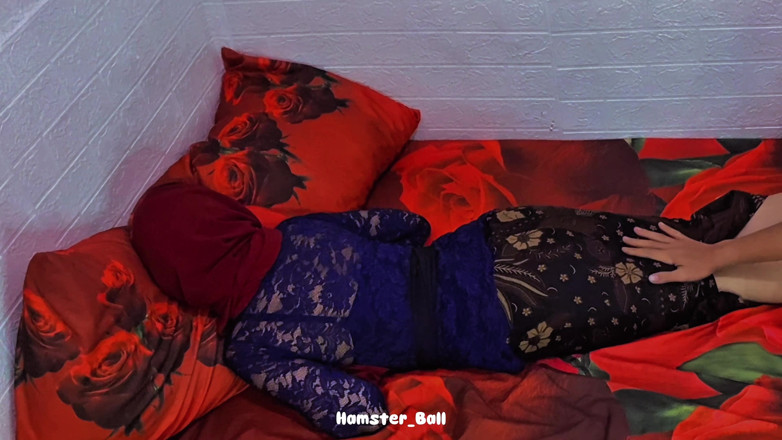 Hamster_Ball: Infiel hermanastra que ordené paja y mamada