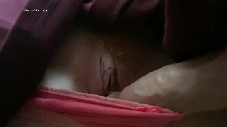 FoxyAleksa: Seks dengan seorang Guru. Di bawah rok di memek mungilnya.