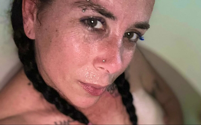 Playhard VR: Rosa Delgado, GILF latina, un étalon à grosse noire