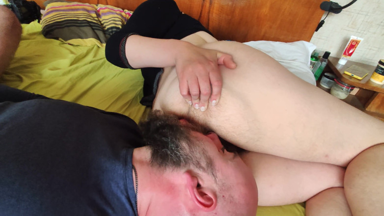 Hairy Homemade Amateur Orgasms: Mi esposo me ruega que me limpie el culo, y...