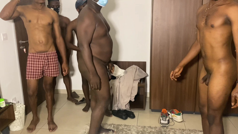 Funfor10k gay videos: Принцеса Наташа і друзі не могли впоратися з великою дупою цукрового тата
