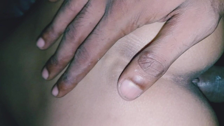Aromaticrajveer30: Video sex Ấn Độ về âm hộ của Anjali Bhabhi bị đụ nhiều lần...