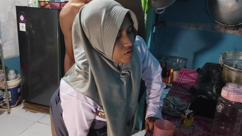 Rania: knullar min styvsyster i köket innan jag går på college