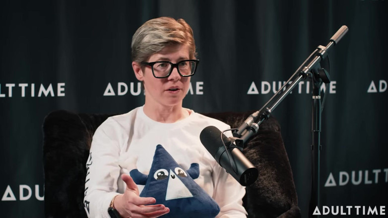 Adult Time Podcast: Hazel Moore: Mormon sırılsıklam, porno oyunculuğu ve parti bitti | Adult...