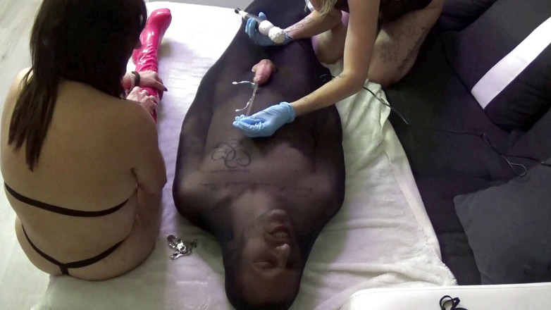 Melody Pleasure: Un clip bonus delicios cu doamne care se joacă cu...