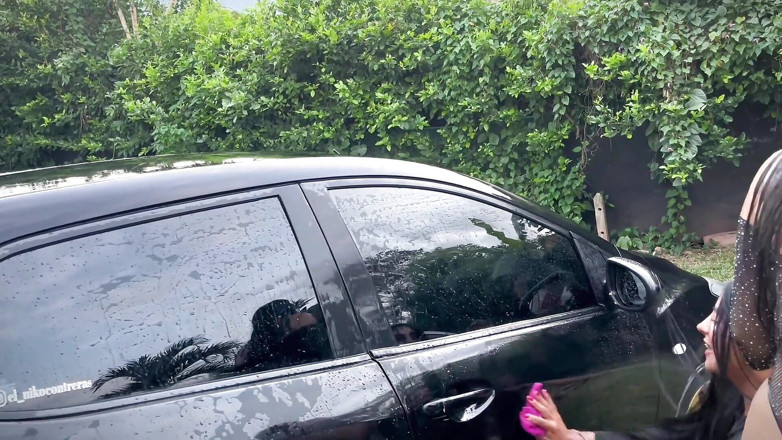 KerentSleen: Geile studentinnen waschen auto und ficken