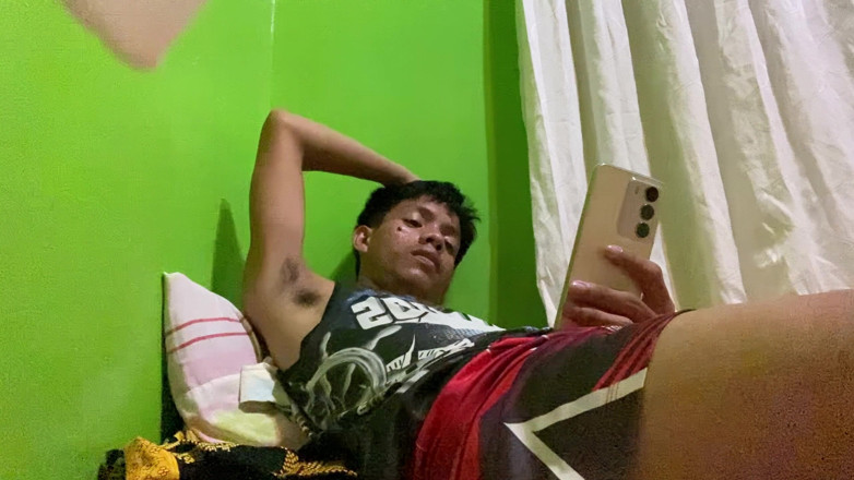 Jameson Official: Filipinli Twink Yatak Odasında Mastürbasyon Yapıyor