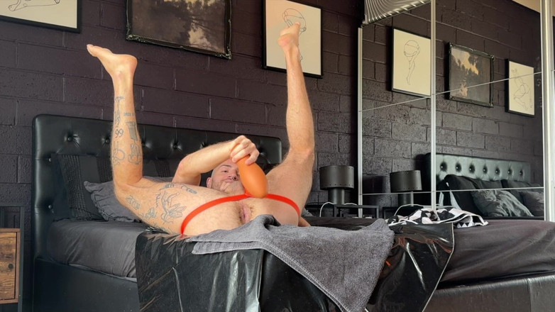 davidedpxxx: Filthy Solo Session:激しいセルフフィスティングとXXLプラグプレイ