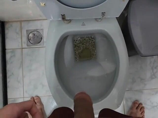 Lkdick8: Videoclip cu pișat