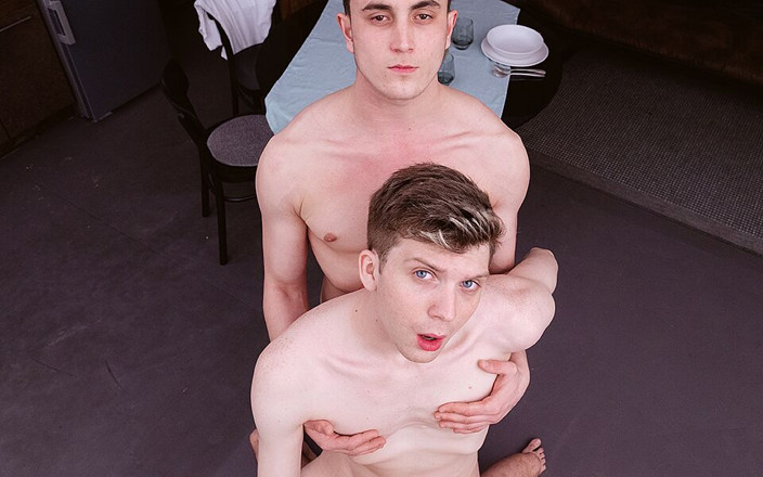 Virtual Real Gay: Hledám třetího