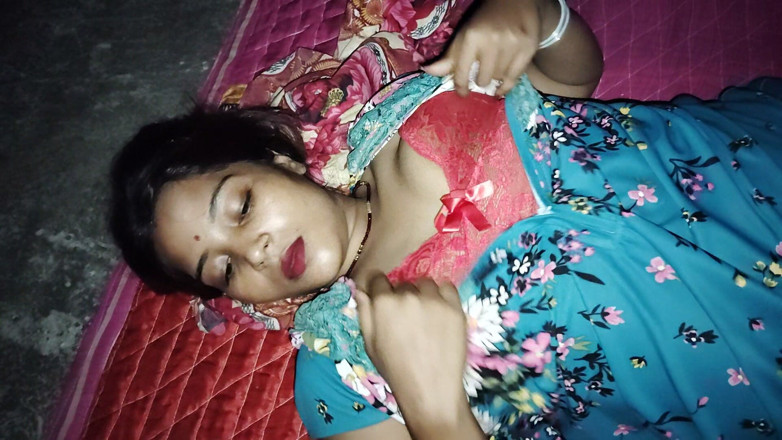 Pooja raniji: Pooja Bhabhi Night Hard Sex na piętrze