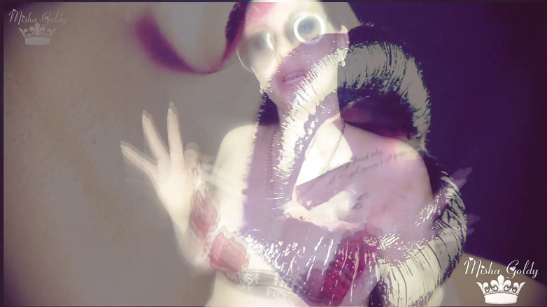 Goddess Misha Goldy: Labbra lucide e grandi tette mente scopano con joi e...