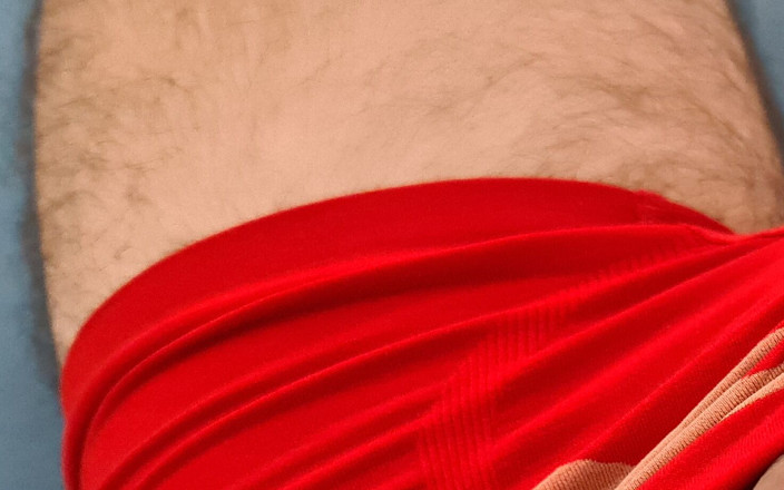 Model-man: Mi sego un cazzo dalle mie mutandine rosse