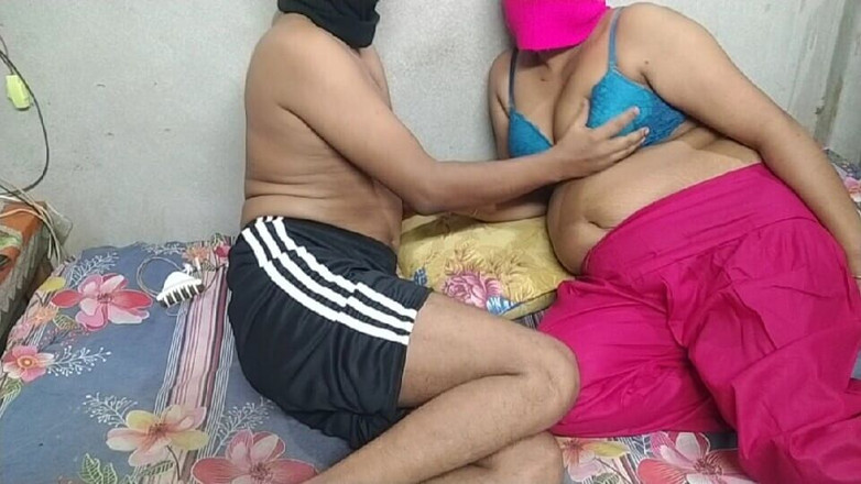 Hot_wife999: Bini kampung desi yang cantik dalam video rumah sebenar suami