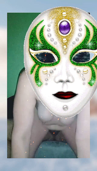 Walker studio: Unter der maske