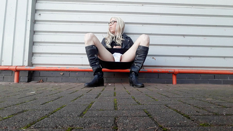 The Midnight Minx: Themidnightminx seluar dalam berkelip