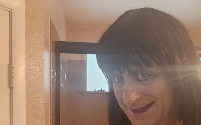 Jasmine Sub: Sissy transvesthemd darf sich hart ficken und lutschen, solo-fick-dildos