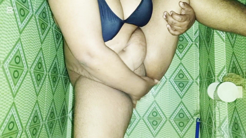 Rayhan0099: Indiana menina recém-casada goza do namorado dedilhado duro e fingindo...