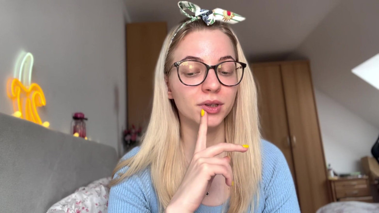 Goddess_Bella_Rae: Lo ho svuotato di $ 5329 e una nuova borsa Ysl! (Storia di...