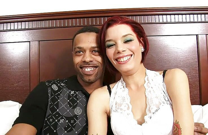 VOP Interracial: Rossa scopata da un grosso cazzo nero