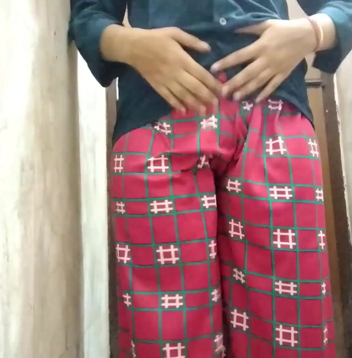 Riyathakur: Desi bhabhi memberiku kesenangan total