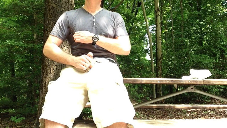 TJenner: Fora masturbando e gozando ao sol! Bom pov gozada em...