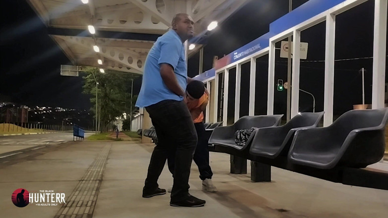 TheBlacKHunterr: Autista dell'autobus che prende un passeggero alla fermata Video 2
