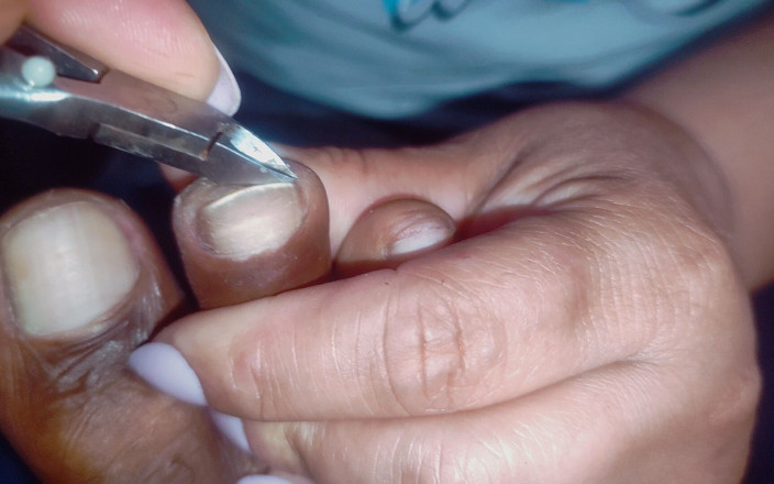 PABLO N3GROBAR: Reine de la gorge, auto-soin des ongles
