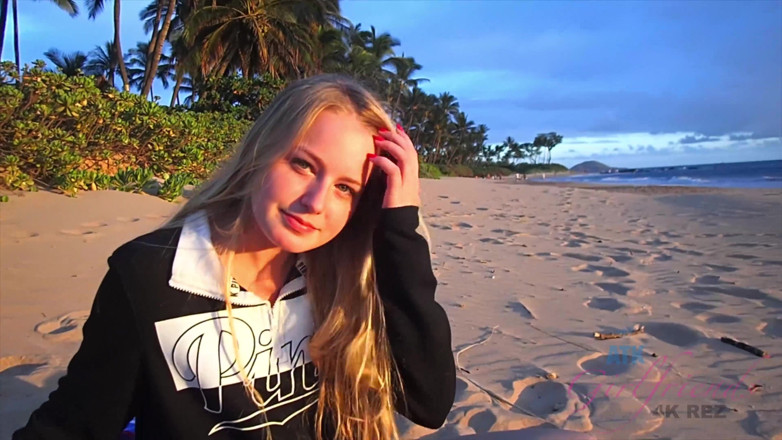 ATK Fans (Girlfriends): Vacanze virtuali in Hawaii con Scarlett Sage 2/6