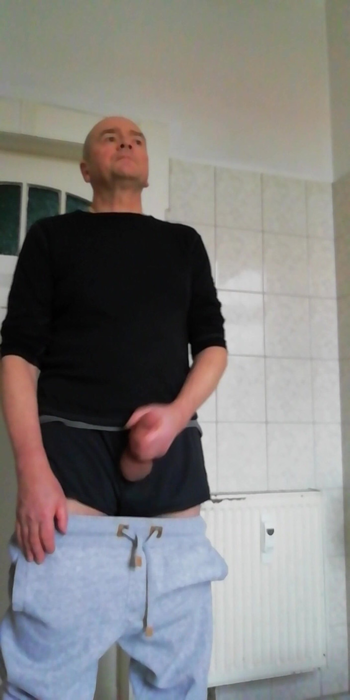 Michael39261: Чоловік дрочить
