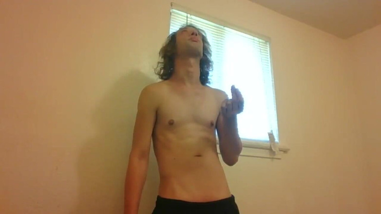 LilTaste: Topless transgirl tomando pílulas de reposição hormonais; Quase um ano...
