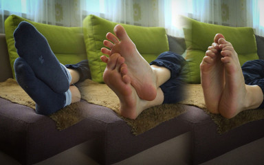 Teasecombo 4K: Sexy náctiletá amatérka předvádí fetiš chodidel s holými chodidly