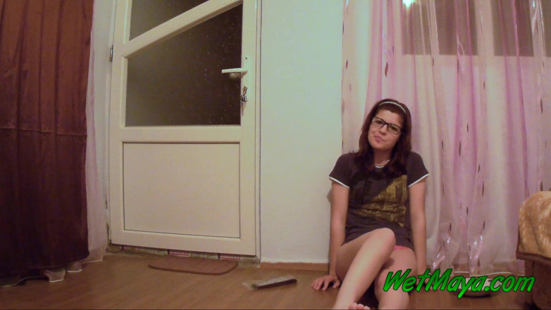Wet Maya: Lížu z talíře a pak to naplňte horkým močením
