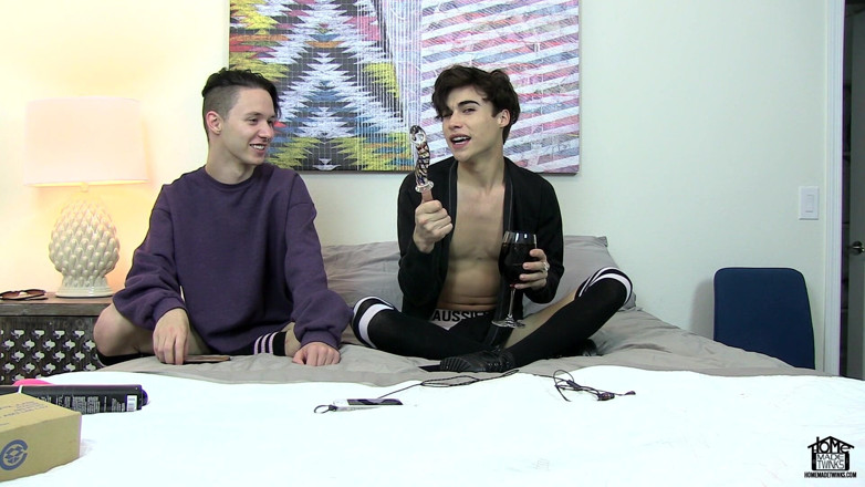 Homemade Twinks: Rozkošný Greco dělá domácí video