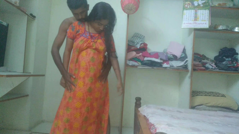 Telugu Couple: Vera moglie indiana con stile desi pompino in camera da...